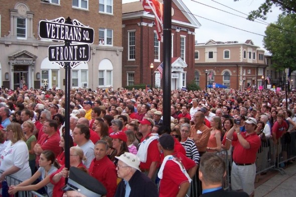 15,000 supporters at the Media rally