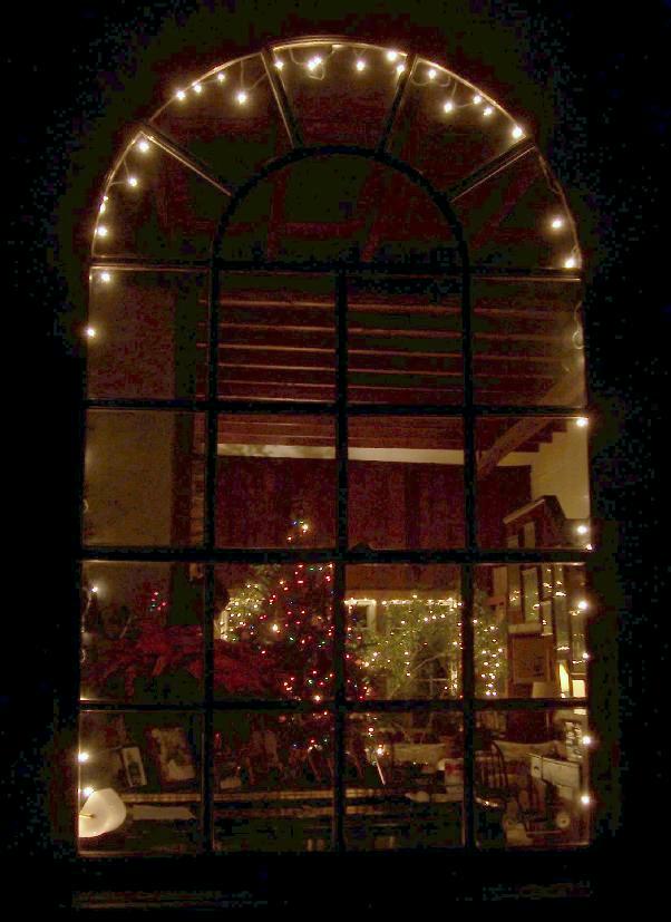 xmas05-window2